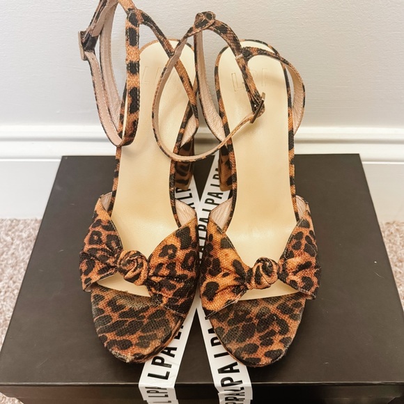 Revolve LPA Addalyn Strappy Block
Leopard Animal Print Heel Sandals Retro
9.5 - Picture 10 of 14